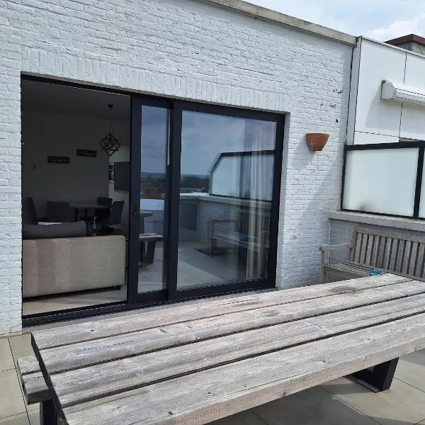 zonnig vernieuwd penthouse dicht bij het strand, hotel di Knokke-Heist