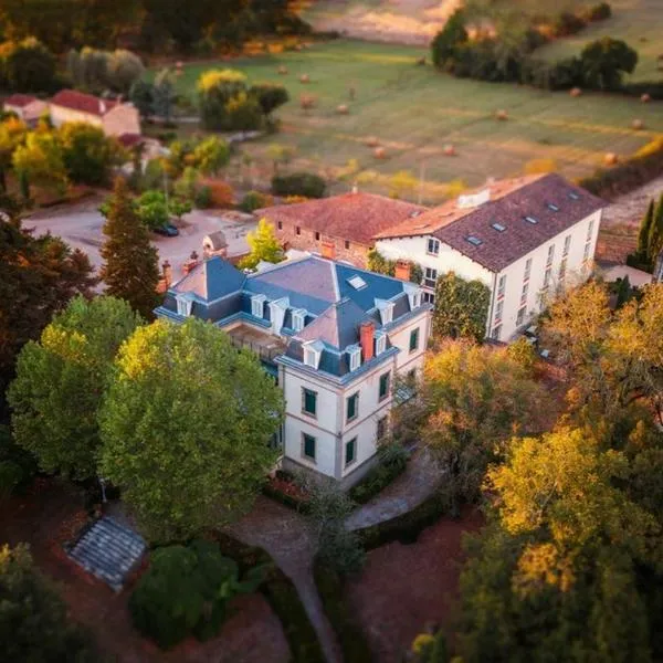 Hôtel La Métairie & Piscine, hotel v destinácii Cordes-sur-Ciel