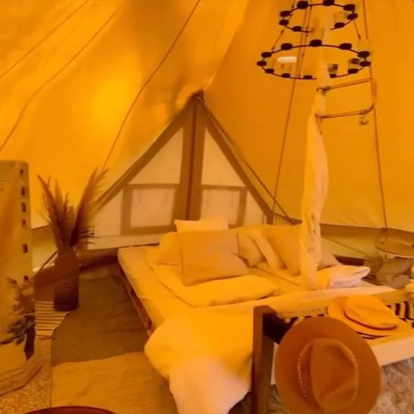 Garden Glamping Mirabelle, hotel v destinaci Heuvelland