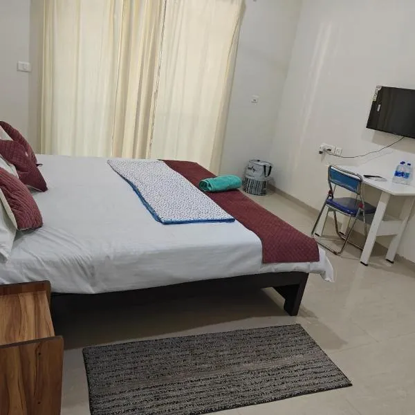 Rockfort stay inn, hotel v destinaci Oragadam