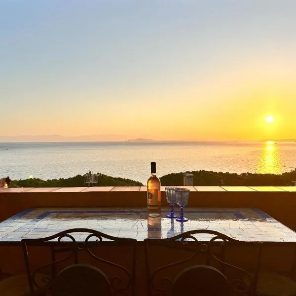 Appartamento con vista mare a Terramala, khách sạn ở Terra Mala