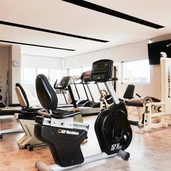 Plaza Real Suites Hotel, хотел в Росарио