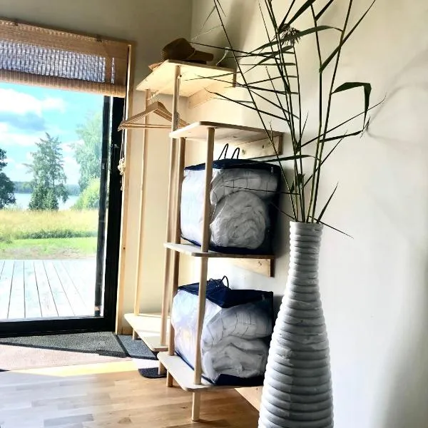 Rum med sjöutsikt, hotel v destinaci Ockelbo