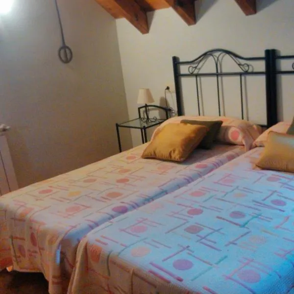 Pirinargi Apartamento, hotel v destinaci Abaurrea Alta