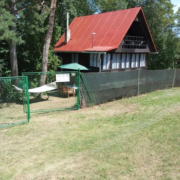 Chata u tří borovic, hotel in Chvalatice