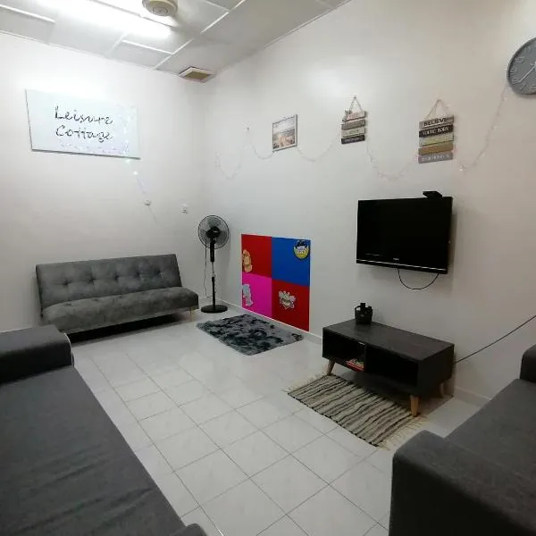 Leisure Cottage Homestay, hotell sihtkohas Keluang