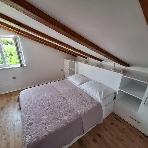 Apartments Šišević - Comfort Apartments with Balconies and Sea View, hotel i Slano