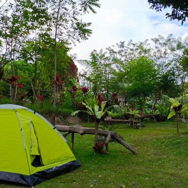 Genius Level Only Camp, hotel v destinaci Bukittinggi