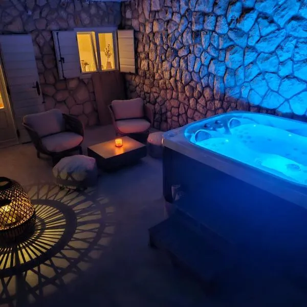 Hedonist Hvar with jacuzzi, hôtel à Hvar