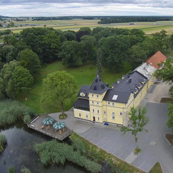 Pałac Lucja BB, hotel in Zakrzów