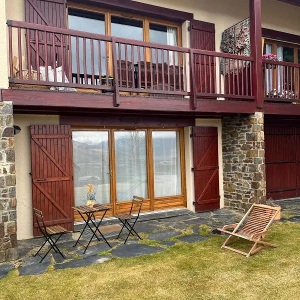 Preciós apartament a Sainte-Léocadie, hotel v destinaci Sainte-Léocadie