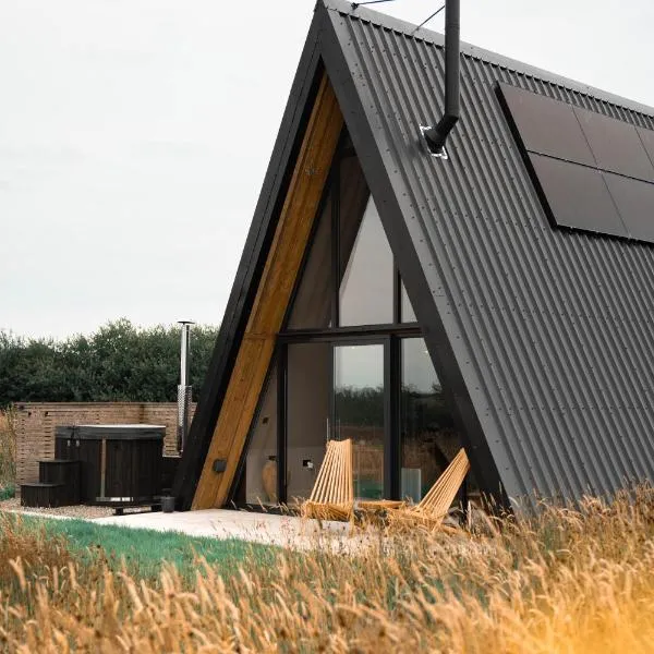 Wilder Retreats - A Frame Cabins, hotel in Haverfordwest
