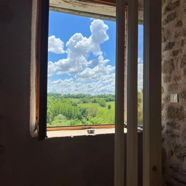Charmant logis à Becherel entre Saint-Malo et Rennes, hotel in Bécherel