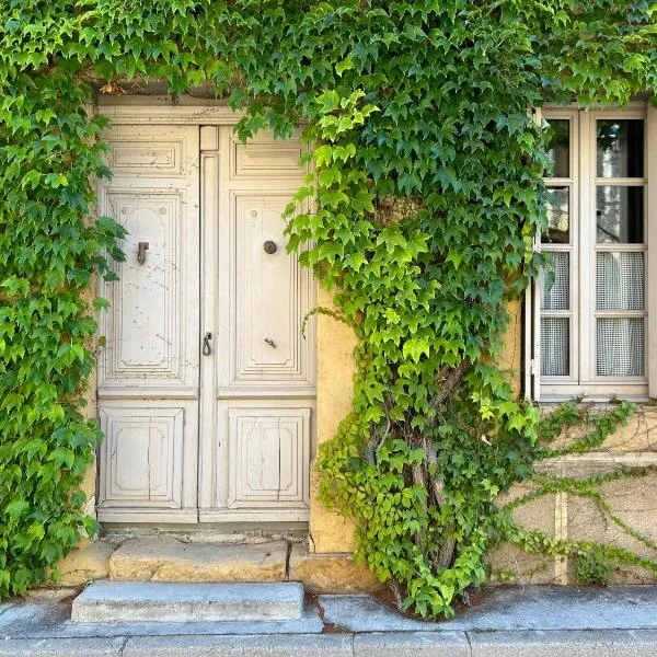 Chez Elise - Gîte de charme - Abbaye de Fontfroide, hotel v destinácii Bizanet