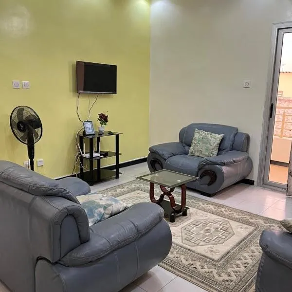 Appartement meublé confort climatisé, hotel v destinaci Keur Massar