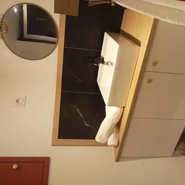 Le local atypique, hotel v destinaci Étables