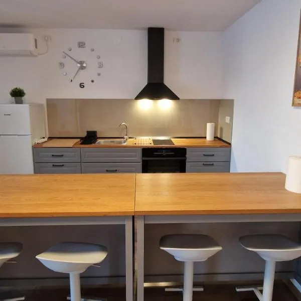 Apartamente Dragasani, hotel v destinaci Drăgăşani