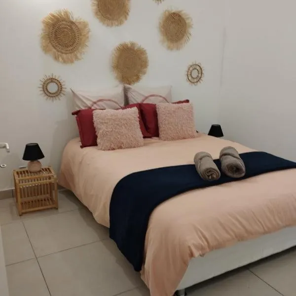 Le Cottage Kayoré, hotel v destinaci Le Tampon