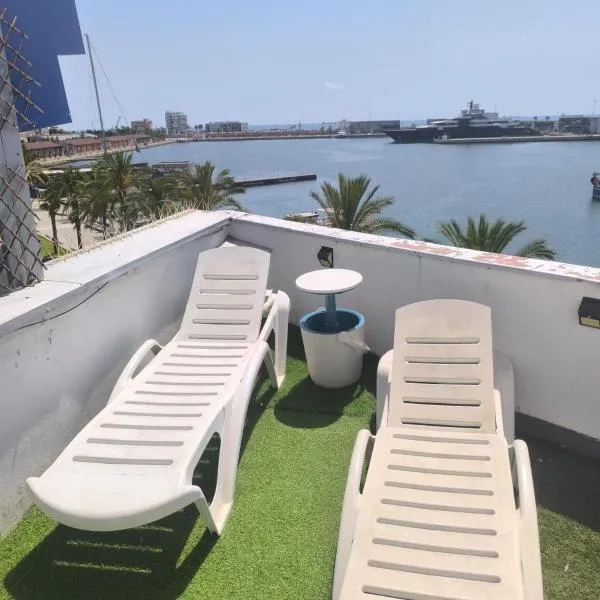 Port PENTHOUSE, hotel v Tarragoni