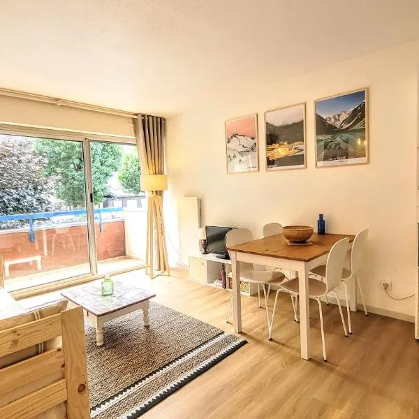 Appartement au coeur du village de Saint-Lary-Soulan 2 personnes, отель в городе Сен-Лари-Сулан