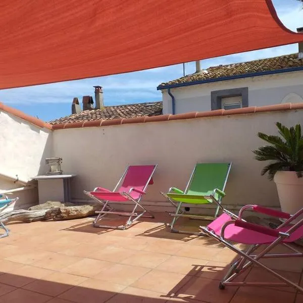 Maison Vigneronne de caractère du XIX plein centre, hotel in Marseillan