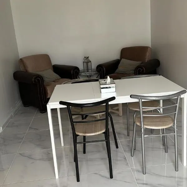 Chambre confortable, hotel in Limay