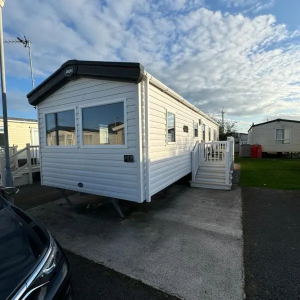 Caravan - 3 Bedrooms, Sleeps 8, hotel v destinaci Rhyl