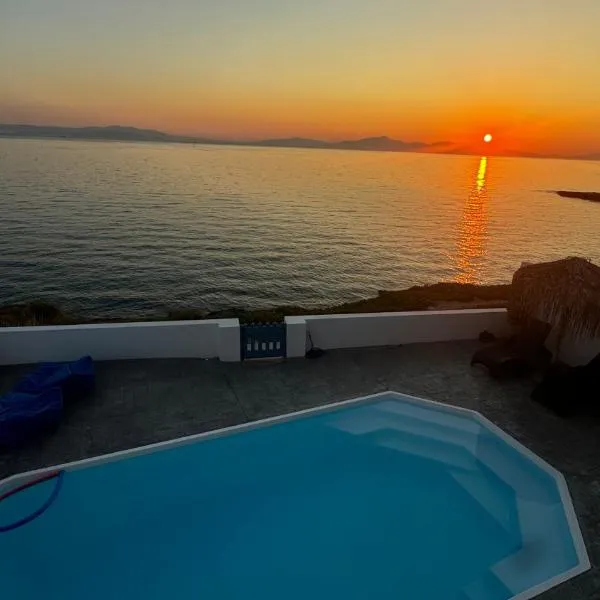 NV seafront Villa Aegina, hotel v destinaci Áyioi