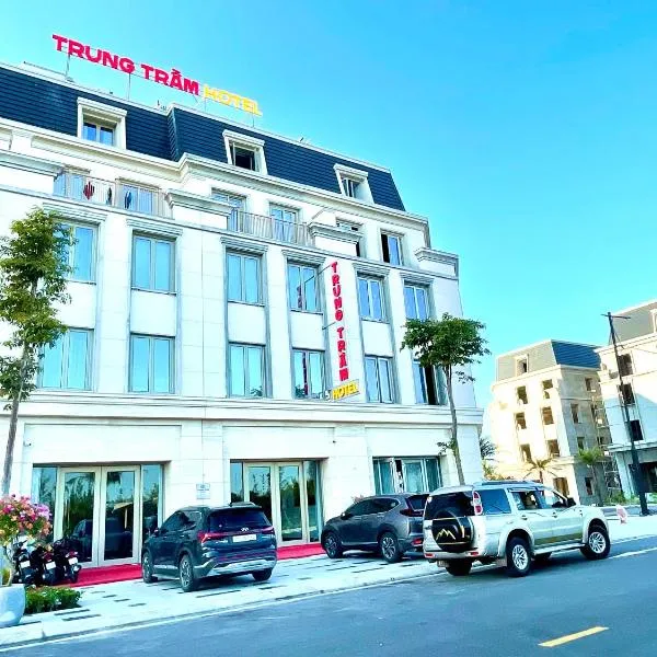 Khách sạn Trung Trầm, hotel di Dong Hoi