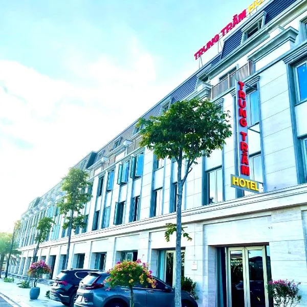 Khách sạn Trung Trầm, hotel in Dong Hoi