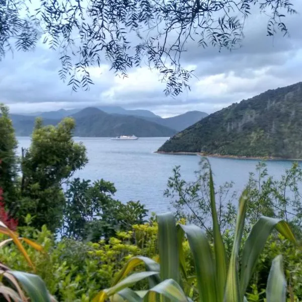 A Sea View B&B: Endeavour Inlet şehrinde bir otel