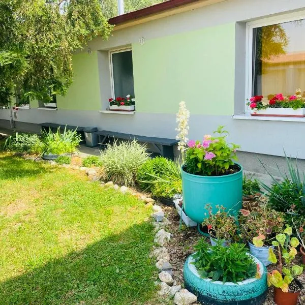 Turistická ubytovňa, hotel v destinaci Rozhanovce