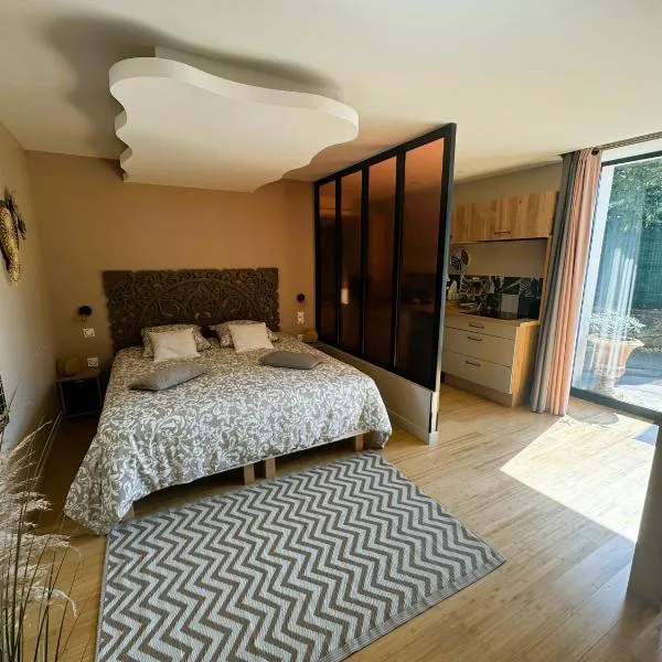 Le diX - Classic Room - VallabriX proche UZES, hotel em Vallabrix