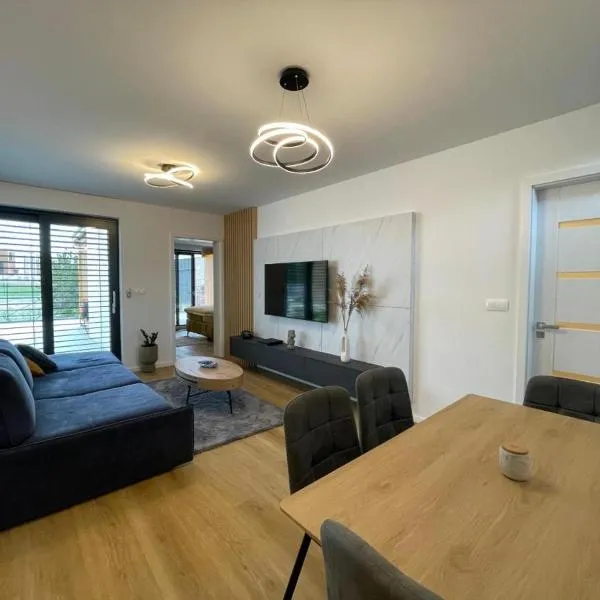 PENATI GOLF Apartment, viešbutis mieste Šajdíkove Humence