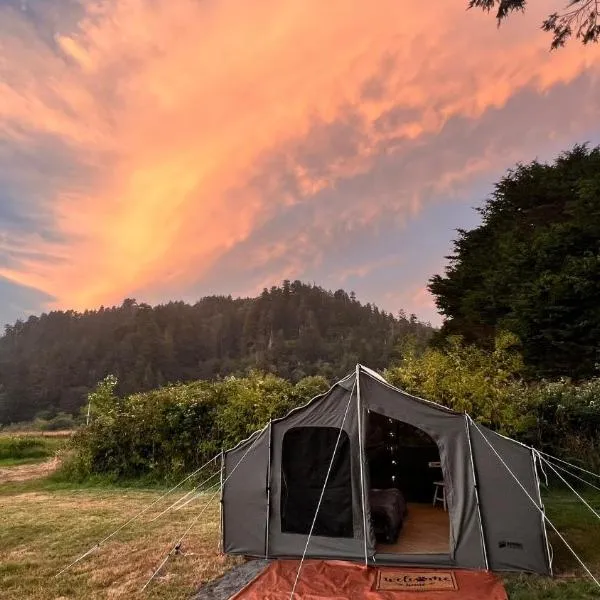 Vista Glamping Tent, hotel v destinaci Klamath