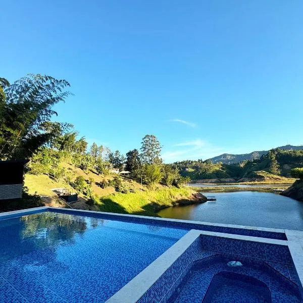 Rooca Habitat Guatape, hotel v destinaci Guatapé