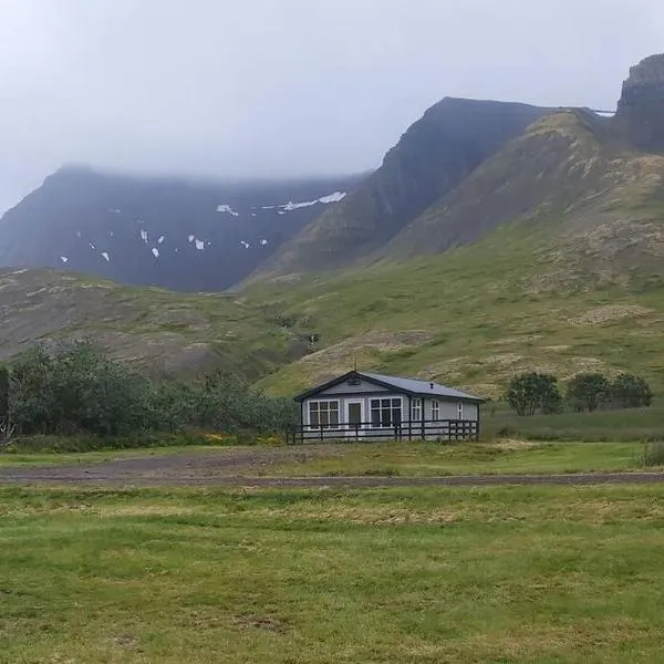 Holiday home in Westfjord, hotel v destinaci Kirkjuból