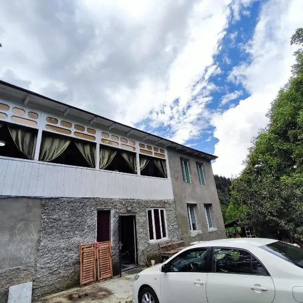 guest house udziro, hotel v destinaci Oni