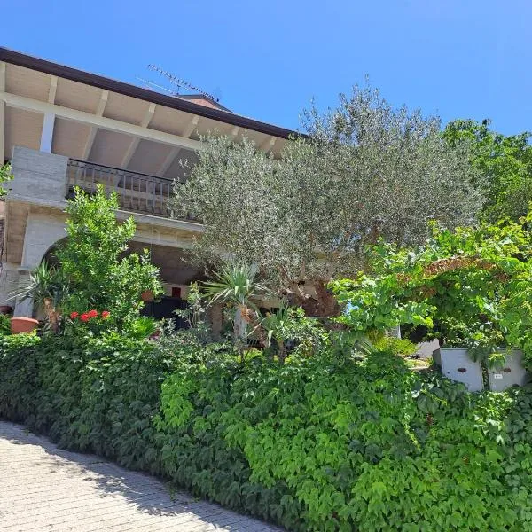 Appartamento Belvedere Roccascalegna – hotel w mieście Roccascalegna
