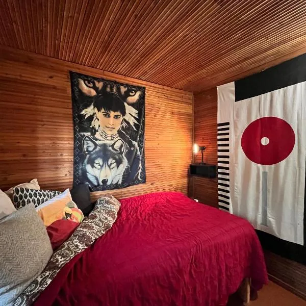 Retro Rustic Cabin, hotel in Numminen