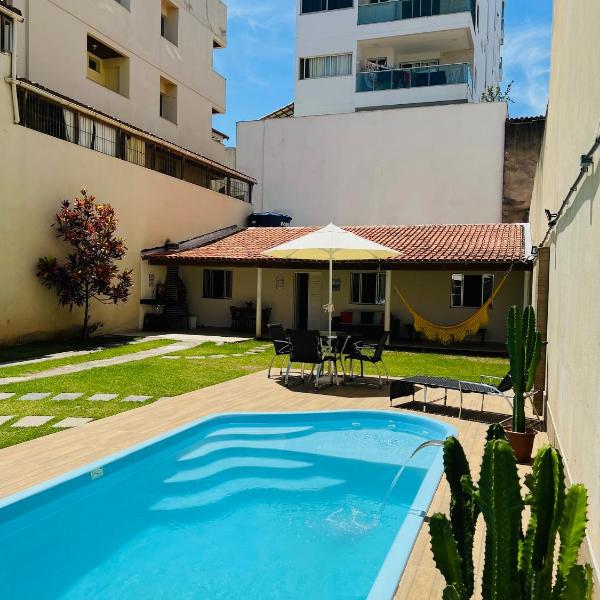 Casa de Praia com Piscina e Churrasqueira a 280m da Praia do Morro - 3 quartos com Ar Condicionado, sendo 2 suítes- Quintal amplo, ideal para famílias
