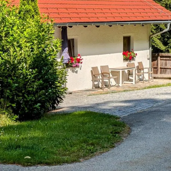 Ferienwohnung Waldhauser, hotel v destinaci Breitenberg