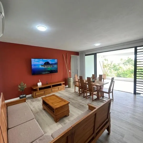 Seascape Modern Accomodation Near CLUB MED ALBION, hotel in Albion
