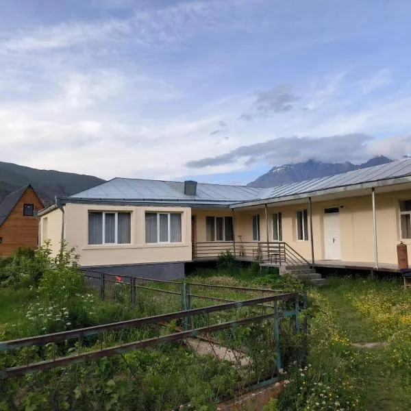 Kamara Apartment, hotel in Stepantsminda