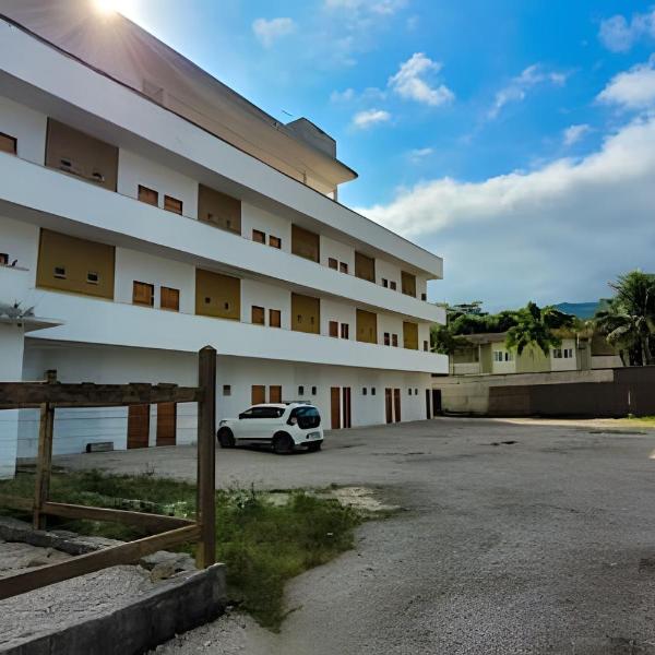 Suítes privativas com Ar, Frigobar e TV - apenas 300m da Praia da Maranduba - Foto 3