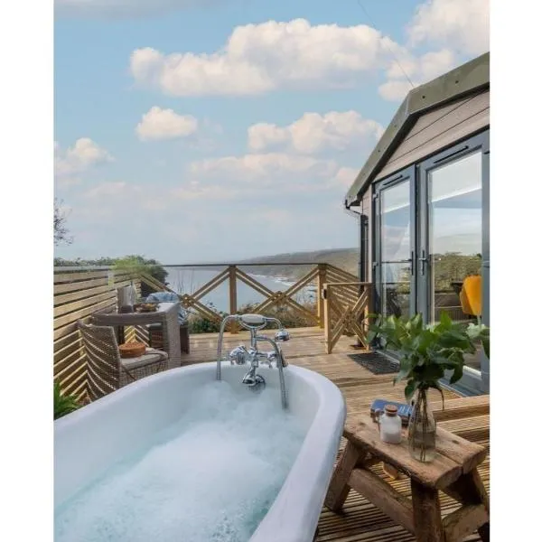 Polhawn Lookout, Whitsand Bay Cornwall, hotel a Cawsand