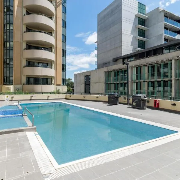 Central 2-bed Apartment with Pool, Gym and Spa, hotel a Canberra