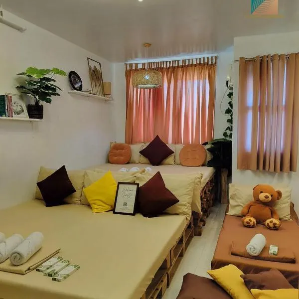 El Nissi Staycation, FAMILY & CONTEMPORARY CABIN, Adjacent Rooms, Enchanted Kingdom, hotell sihtkohas Santa Rosa