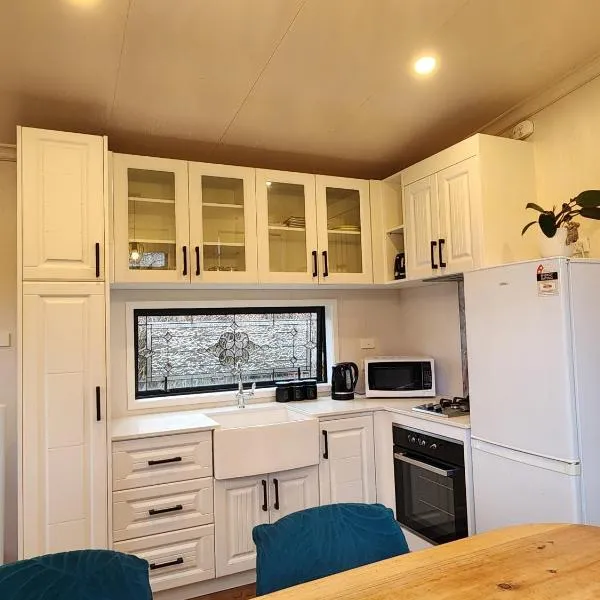 Cozy self contained Tiny Home, hotel em Palmerston North