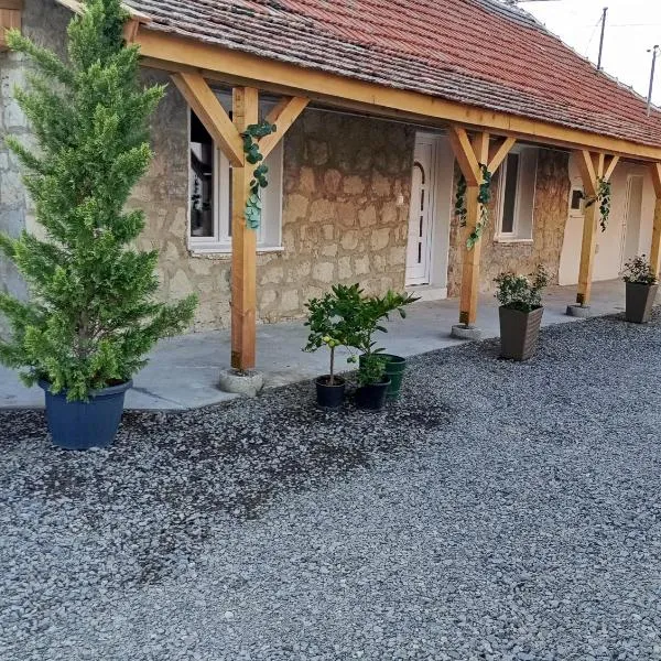 Stone Vendégház Tisza-tó, hotel v destinaci Poroszló
